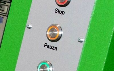 START-STOP-PAUSE buttons configuration on an operator panel